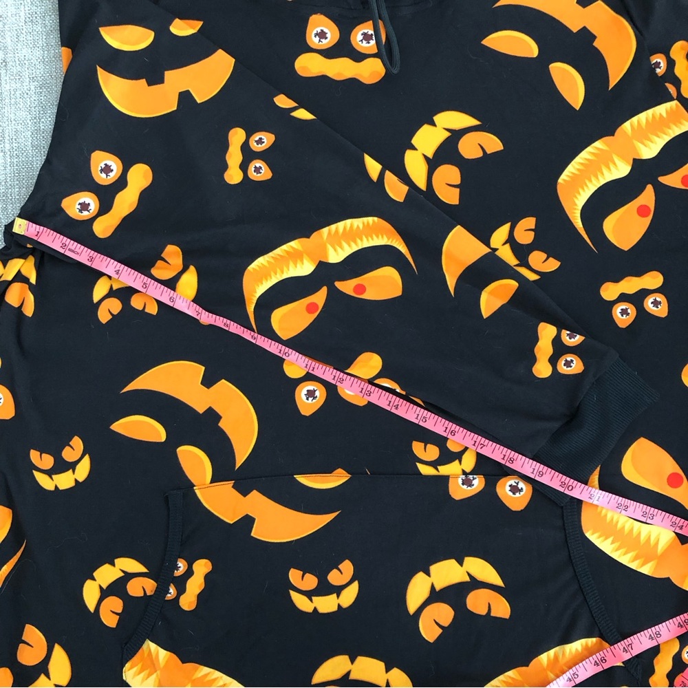 Women’s Halloween Sweatshirt Women’s Size 4XL Hoodie Front Pocket - Picture 7 of 9